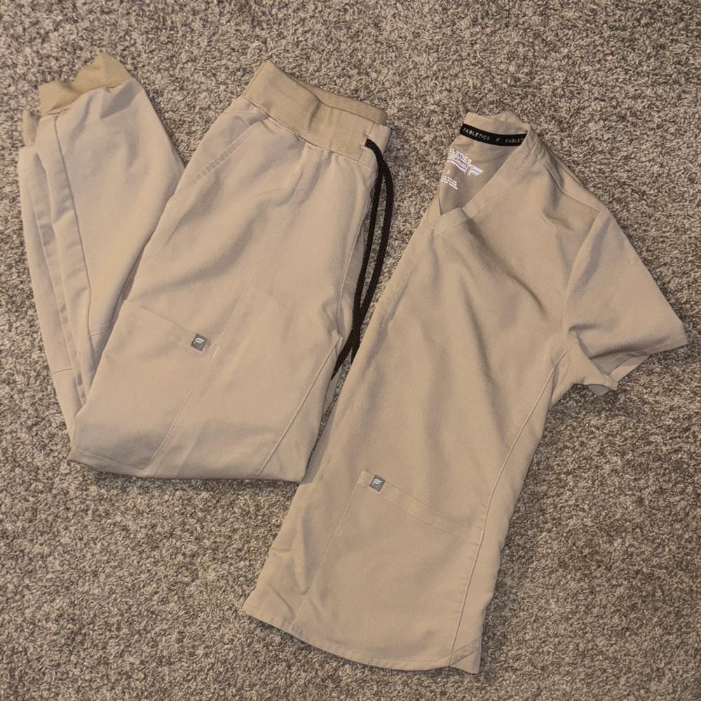 Fabletics Beige Scrub Set - image 4